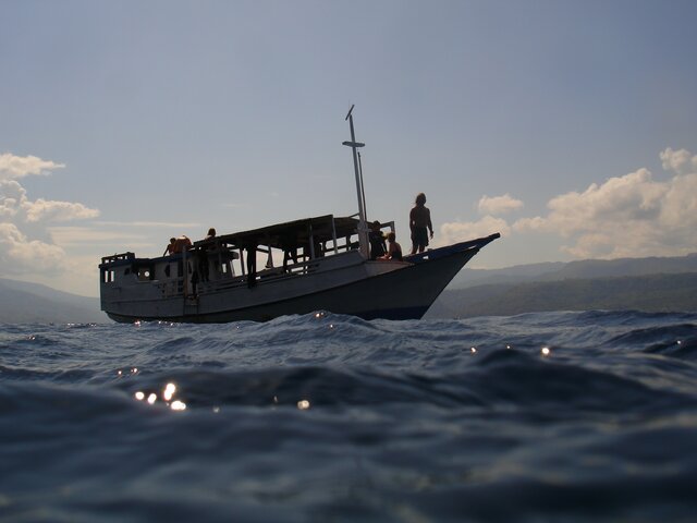 Le bateau de plongée 01