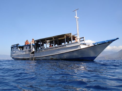 Le bateau de plongée 02