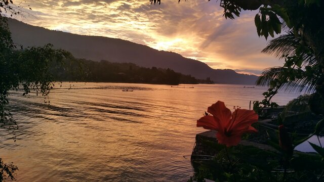 Lac Toba Coucher de soleil