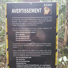au Zoo de Cayenne - Avertissement de l'entrée...