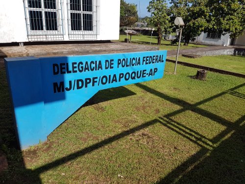 Bureau de la Policia Federal pour notre visa Brésilien à Oiapoque