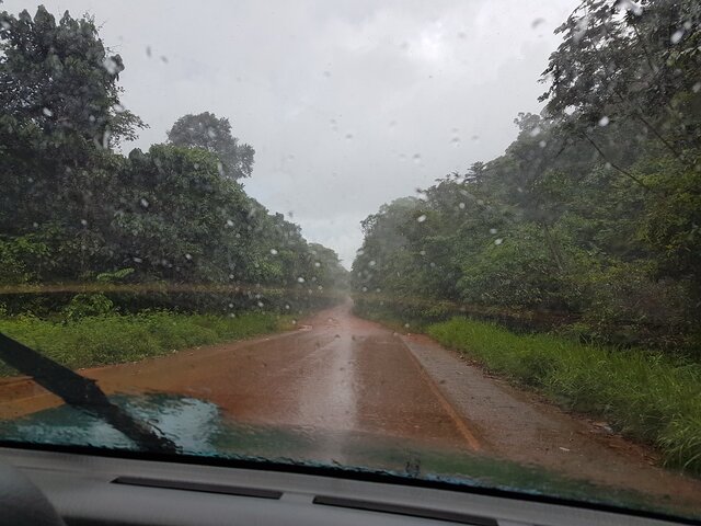 Un peu de pluie sur la piste, direction Tartarugalzinho