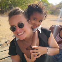 Charlotte et Afrida (fille d'Alung)
