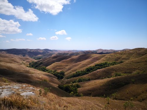 Sumba, Bukit Warindang